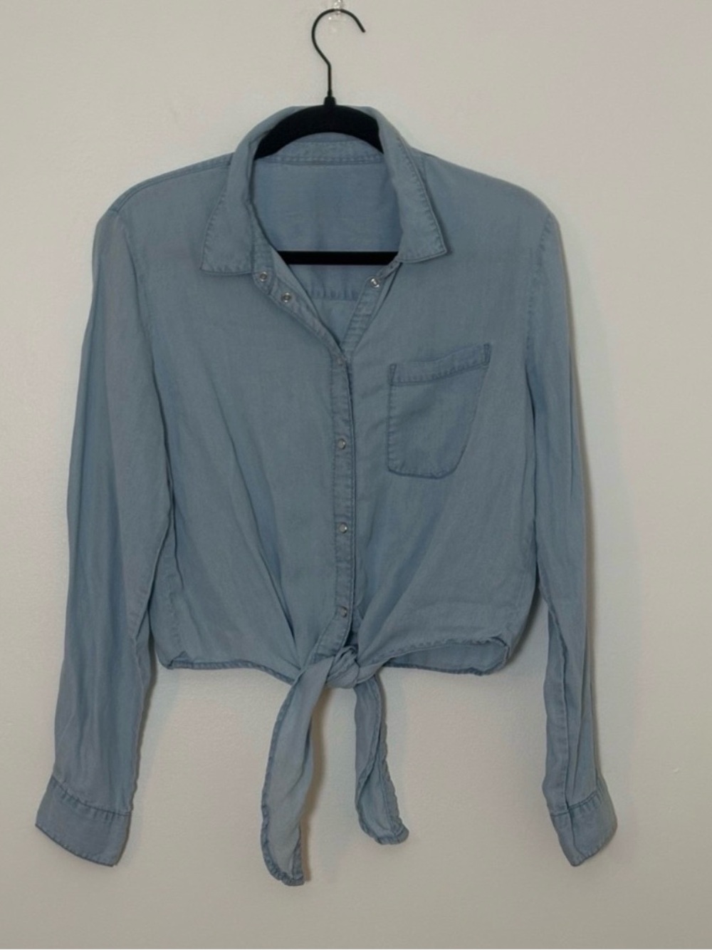 H&M Light Blue Tie-Front Chambray Button-Down Shirt